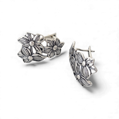 Silver earring Nr: 401